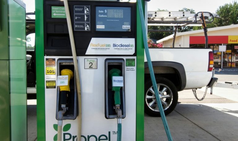 Secteur pétrolier : « le prix du carburant pourrait augmenter » (Nicolas Kazadi)