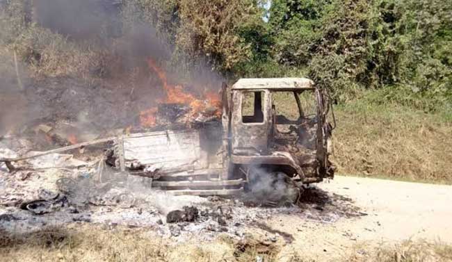 Un véhicule incendié par des ADF à Beni