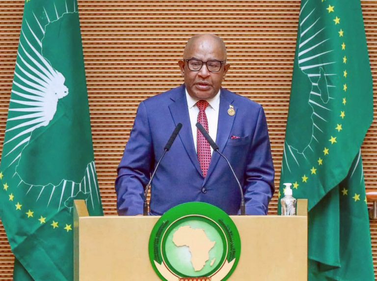 Mini-sommet d’Addis-Abeba : « Félix Tshisekedi et Paul Kagame n’ont pas le choix, ils doivent coopérer » (Azali Assoumani)